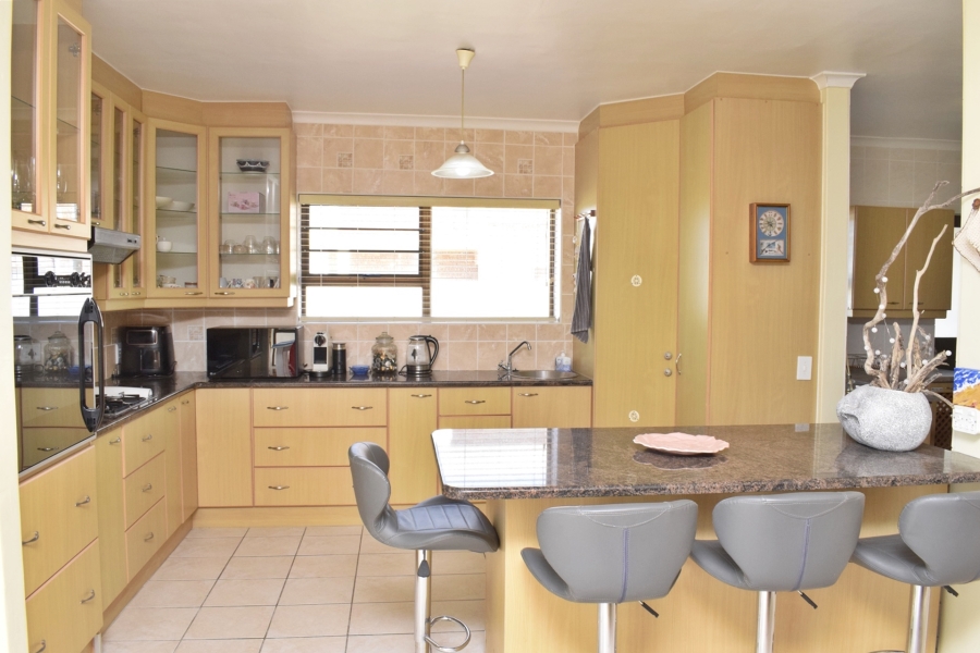 2 Bedroom Property for Sale in Struisbaai Western Cape
